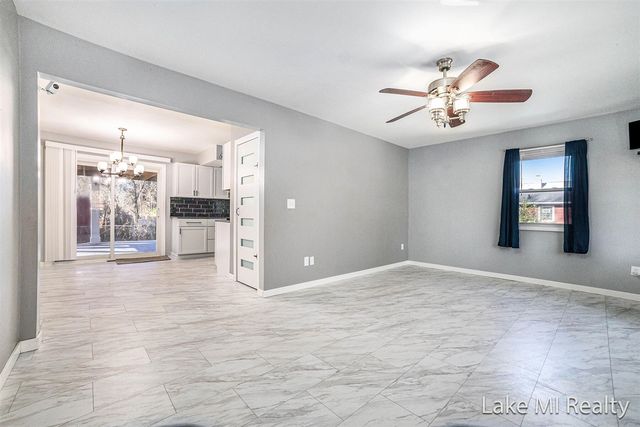 7575 Regal Avenue, Grand Rapids, MI 49548