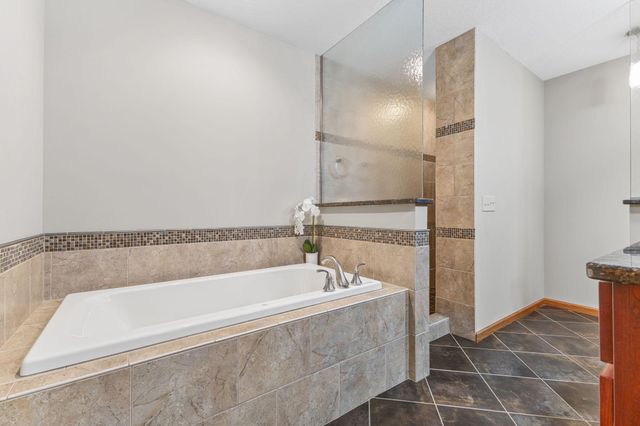 5680 Donegal Drive, Shoreview, MN 55126