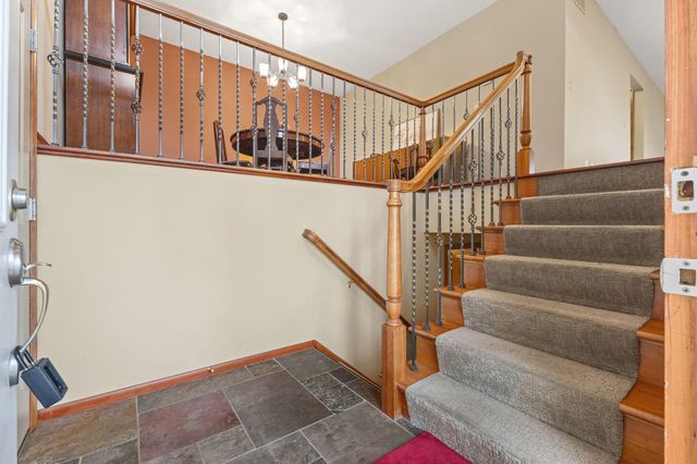 5680 Donegal Drive, Shoreview, MN 55126