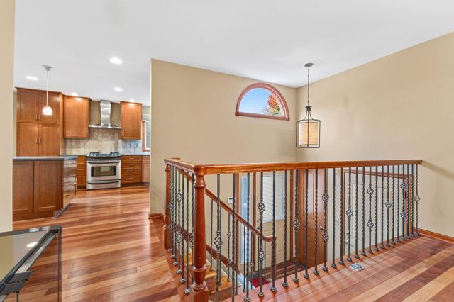 5680 Donegal Drive, Shoreview, MN 55126