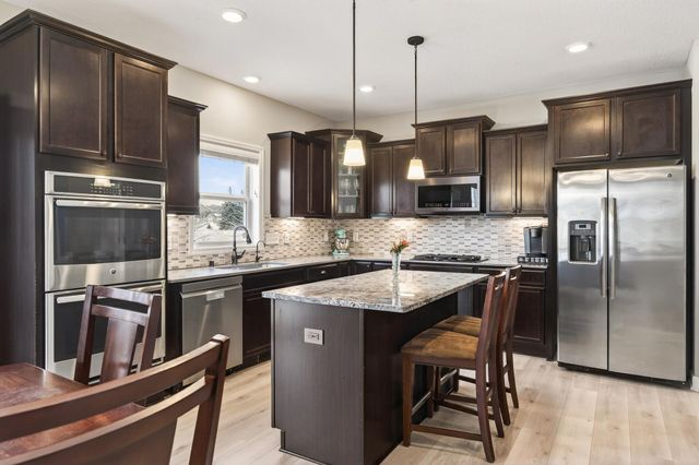 1999 Red Oak Path, Shakopee, MN 55379