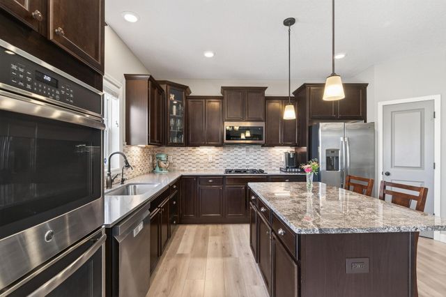 1999 Red Oak Path, Shakopee, MN 55379