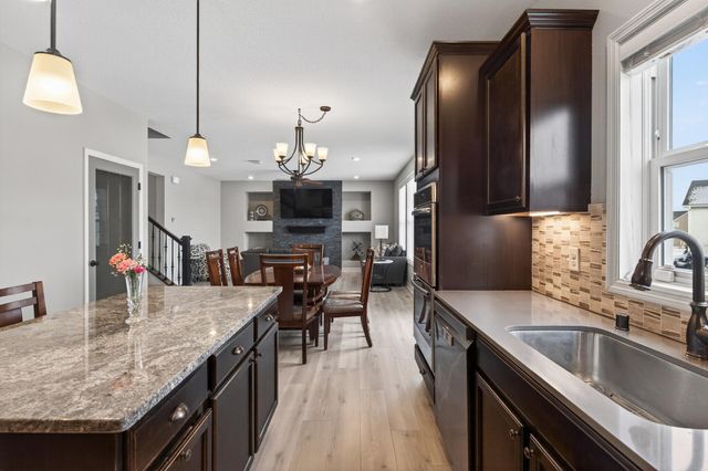 1999 Red Oak Path, Shakopee, MN 55379