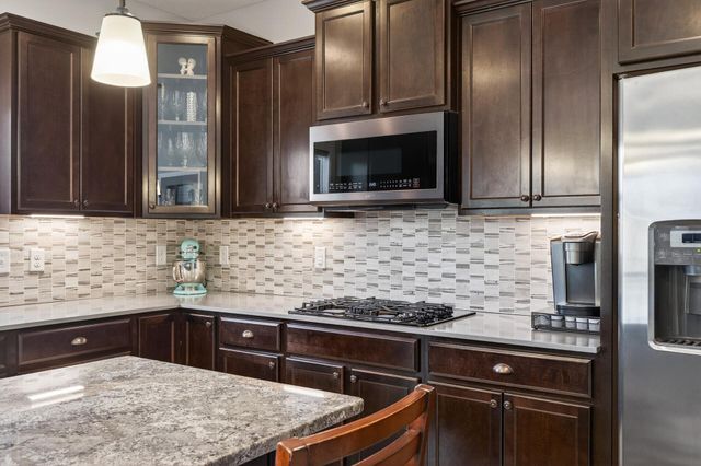 1999 Red Oak Path, Shakopee, MN 55379