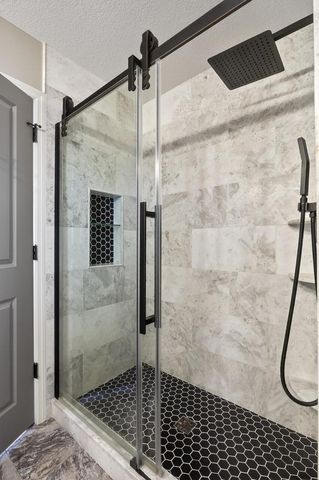 1999 Red Oak Path, Shakopee, MN 55379