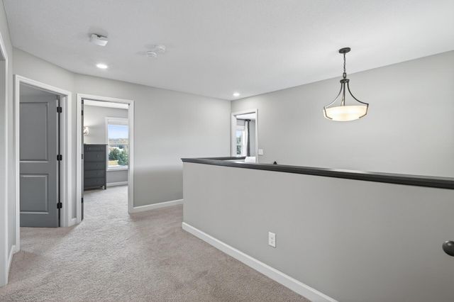 1999 Red Oak Path, Shakopee, MN 55379