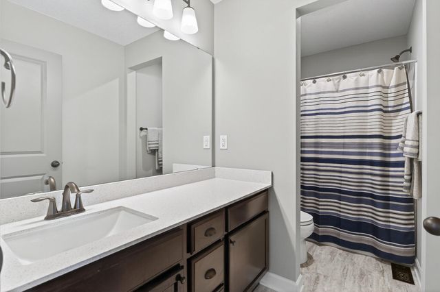 1999 Red Oak Path, Shakopee, MN 55379