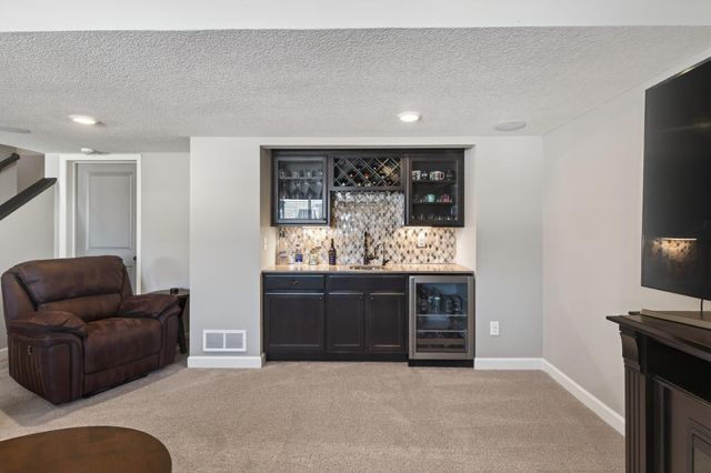 1999 Red Oak Path, Shakopee, MN 55379