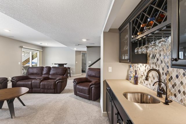 1999 Red Oak Path, Shakopee, MN 55379