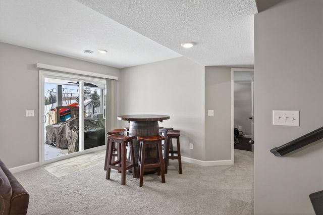 1999 Red Oak Path, Shakopee, MN 55379