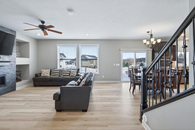 1999 Red Oak Path, Shakopee, MN 55379