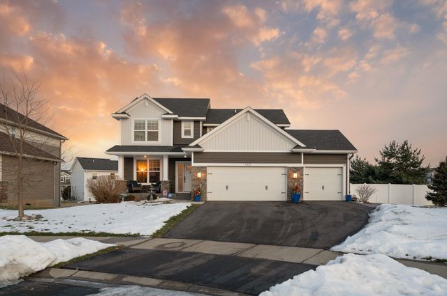 1999 Red Oak Path, Shakopee, MN 55379