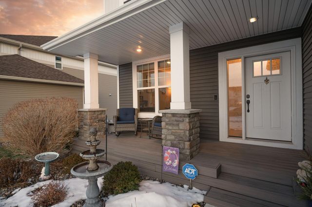 1999 Red Oak Path, Shakopee, MN 55379