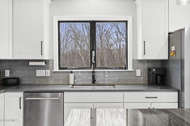 875 Ridge Road, Rensselaer, NY 12144