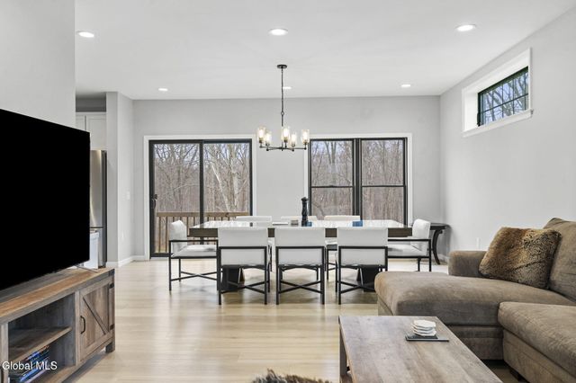 875 Ridge Road, Rensselaer, NY 12144