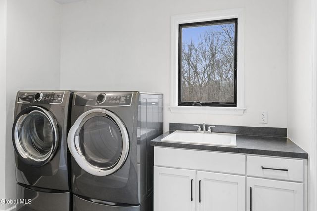 875 Ridge Road, Rensselaer, NY 12144