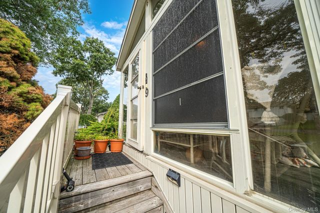 9 Mulberry Drive, Smithtown, NY 11787