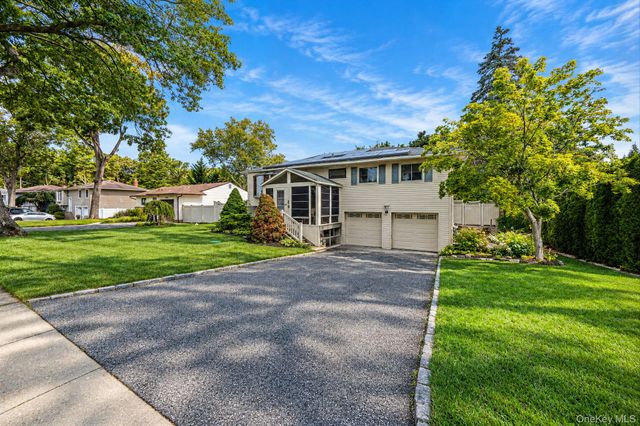9 Mulberry Drive, Smithtown, NY 11787
