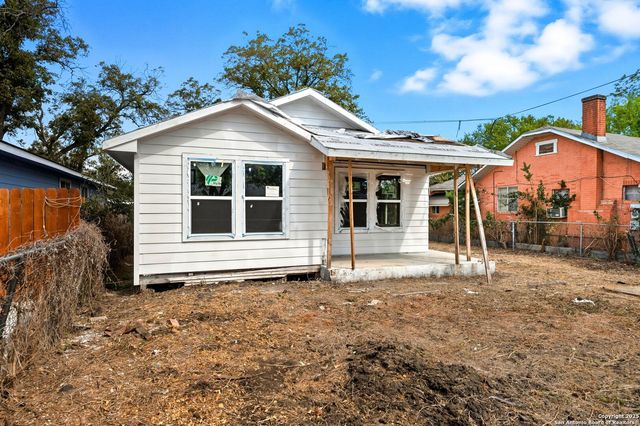 2031 E crockett, San Antonio, TX 78202
