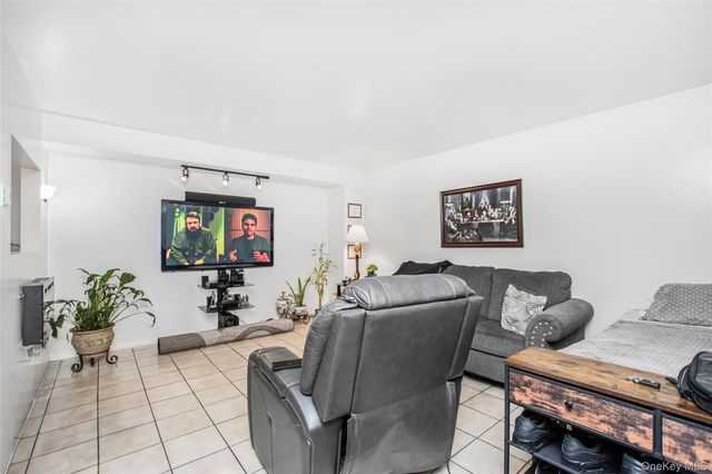 187 Woodland Avenue, Yonkers, NY 10703