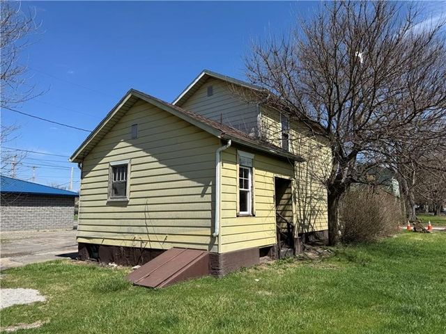 1310 Pennsylvania Ave, New Castle, PA 16101