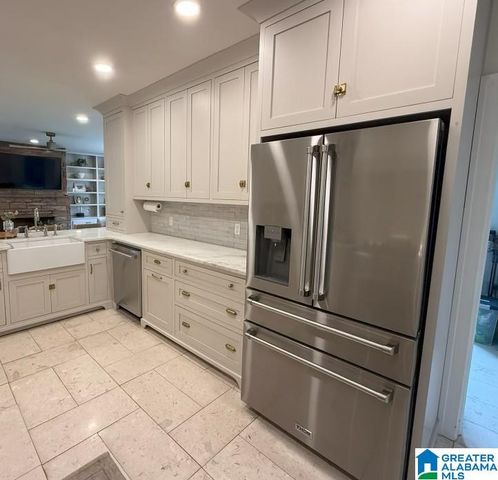 217 S NORTON AVENUE, Sylacauga, AL 35150