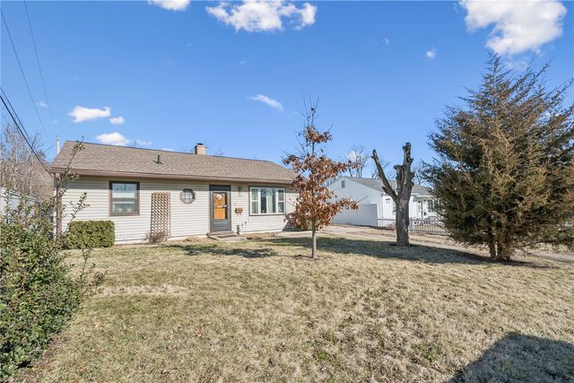 2418 Reynolds Ave SW, Cedar Rapids, IA 52404