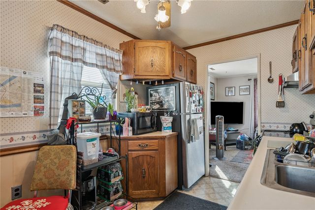 2418 Reynolds Ave SW, Cedar Rapids, IA 52404