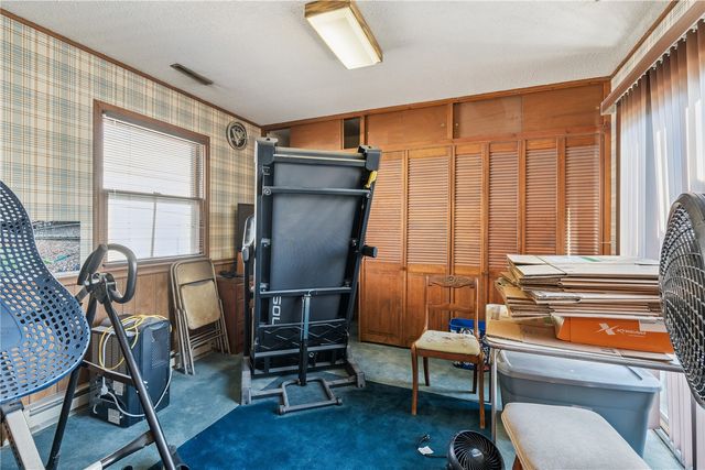 2418 Reynolds Ave SW, Cedar Rapids, IA 52404