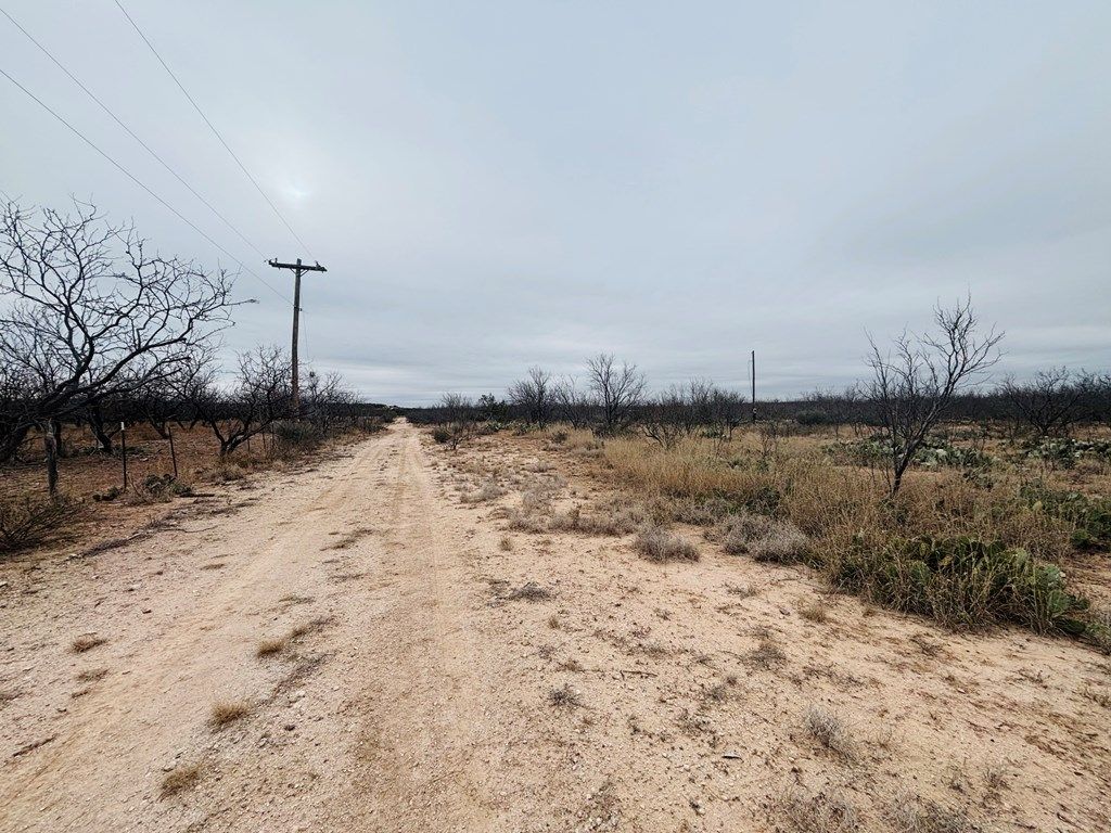 Image 9 of property listing at 11993 Twin Lakes Lane # 13, San Angelo, TX 76904