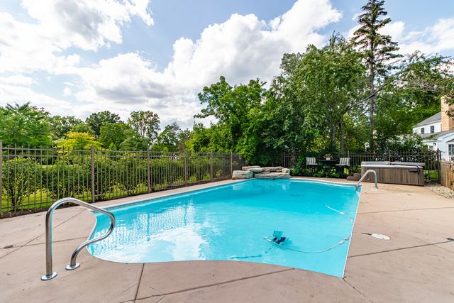 31 Fox Trail, Lincolnshire, IL 60069