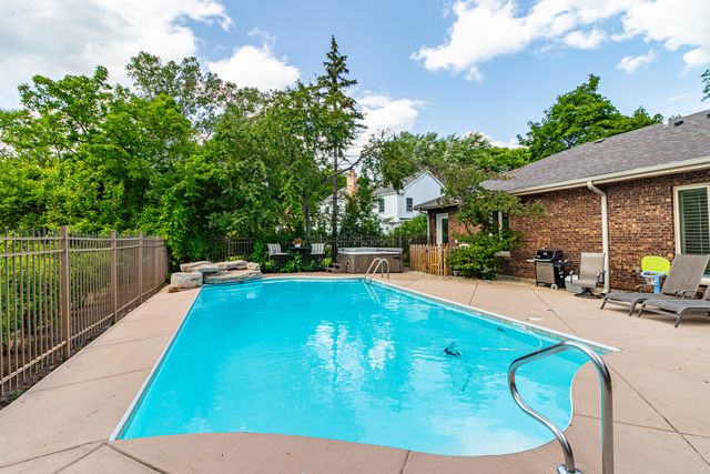 31 Fox Trail, Lincolnshire, IL 60069