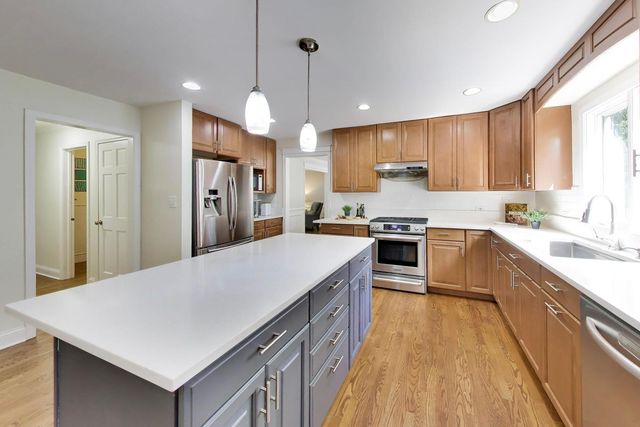 1016 Liberty Drive, Naperville, IL 60540