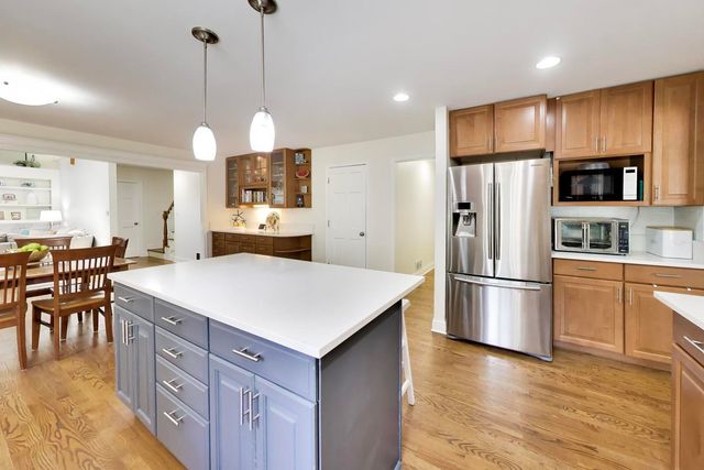 1016 Liberty Drive, Naperville, IL 60540