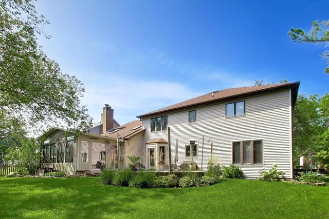 1016 Liberty Drive, Naperville, IL 60540