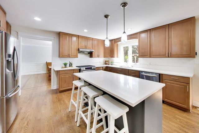 1016 Liberty Drive, Naperville, IL 60540