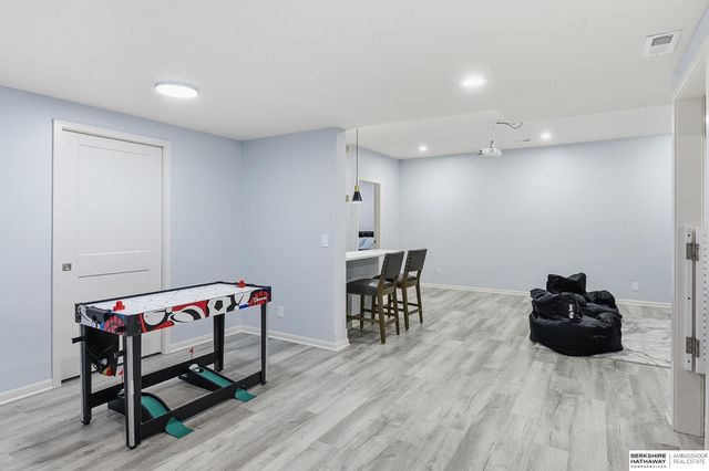 11715 S 110th Avenue, Papillion, NE 68046