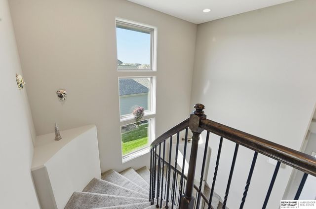11715 S 110th Avenue, Papillion, NE 68046