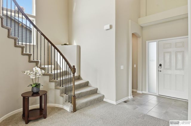 11715 S 110th Avenue, Papillion, NE 68046
