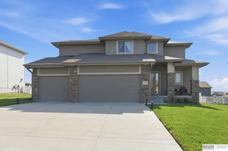11715 S 110th Avenue, Papillion, NE 68046