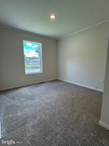28 FOURTH AVE, Carneys Point, NJ 08069