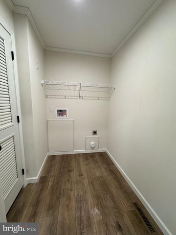 28 FOURTH AVE, Carneys Point, NJ 08069