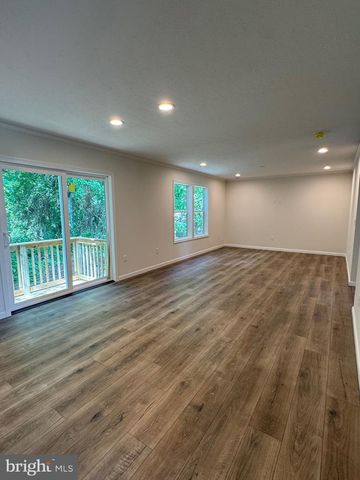 28 FOURTH AVE, Carneys Point, NJ 08069