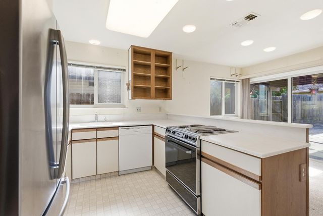 6406 Templeton Dr, Carmichael, CA 95608