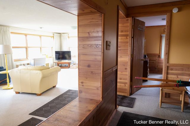 2378 Duff Road, Dalton Twp, MI 49457