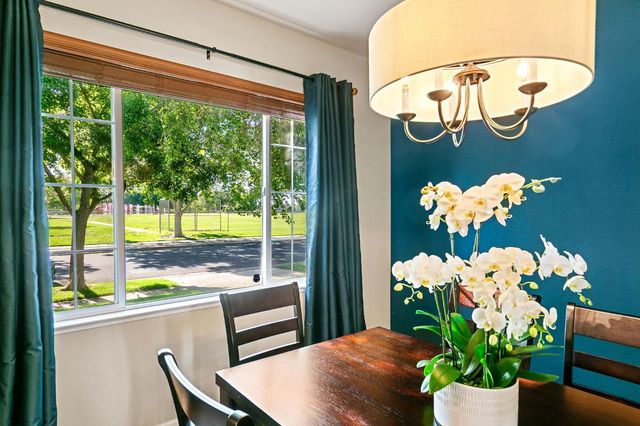 9331 Lakepoint Dr, Elk Grove, CA 95758