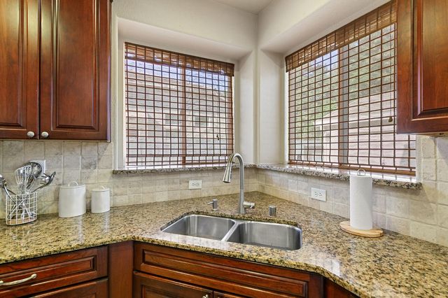 9331 Lakepoint Dr, Elk Grove, CA 95758