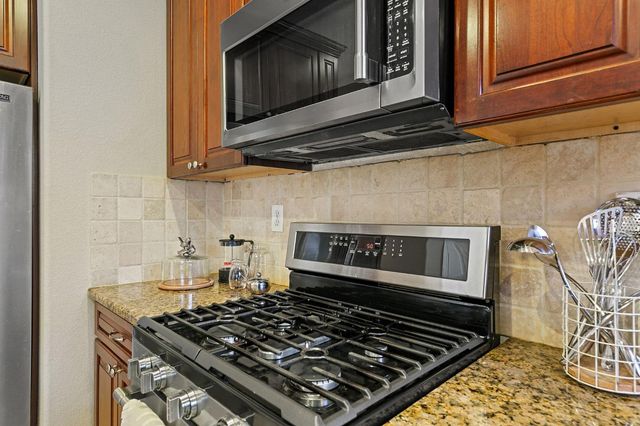 9331 Lakepoint Dr, Elk Grove, CA 95758