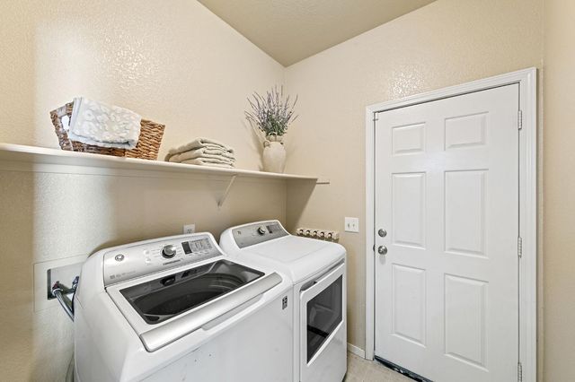 9331 Lakepoint Dr, Elk Grove, CA 95758