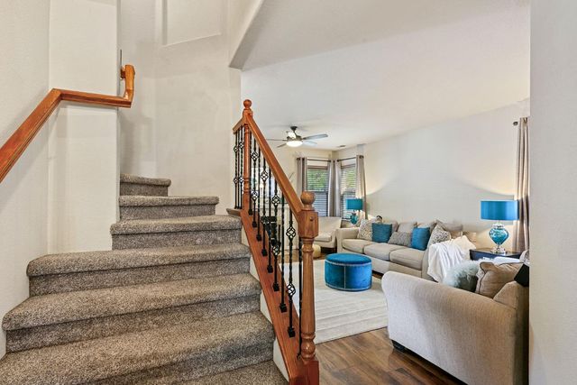 9331 Lakepoint Dr, Elk Grove, CA 95758